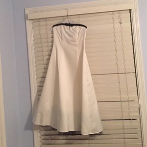 Jessica McClintock white semi formal dress 🖤 🤍